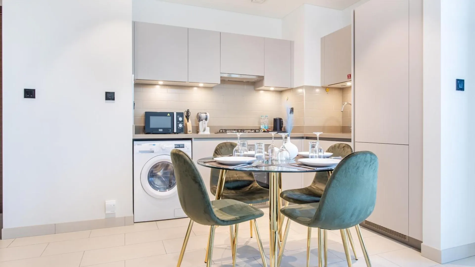 Stay By Latinem Luxury 2Br Holiday Home Cvr B1405 Near Burj Khalifa Dubaj 0*,  Spojené arabské emiráty